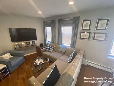 2 Holden Ct, North End