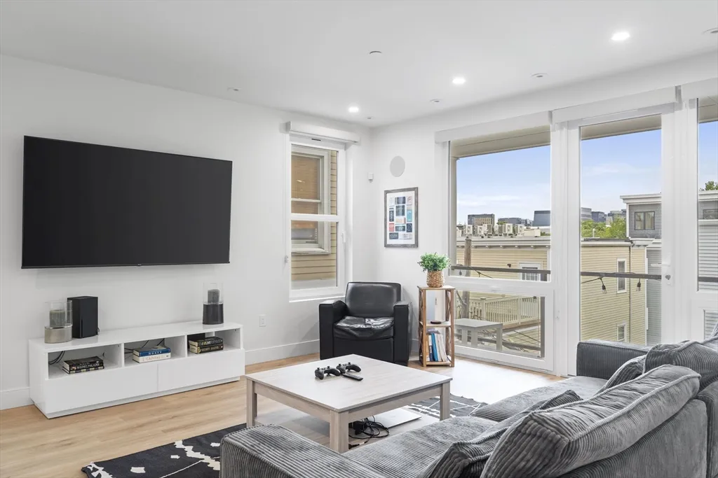 326 W Broadway, South Boston