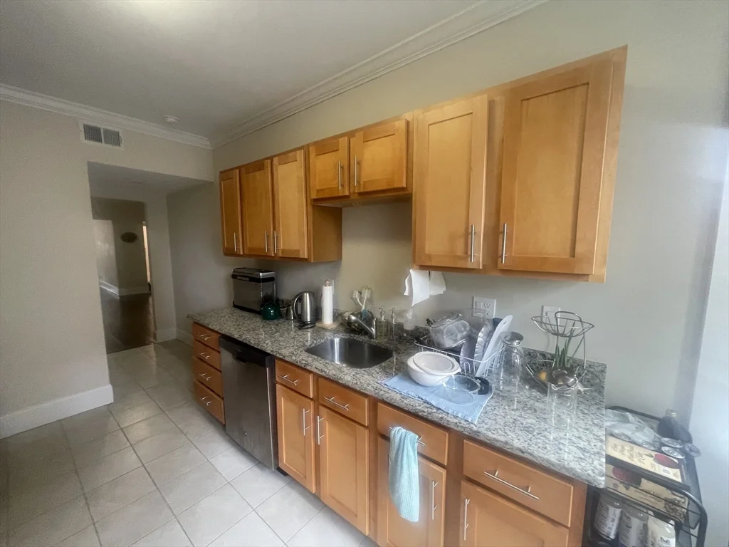 12 Short St, Coolidge Corner