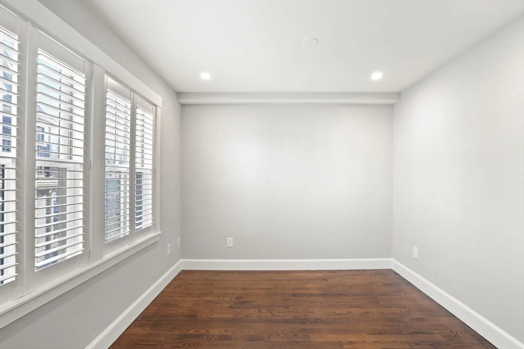 5 Atwood Sq, Jamaica Plain