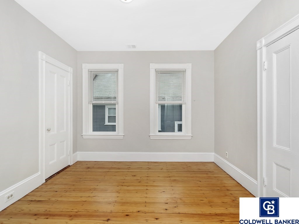 11 Hillside St, Mission Hill