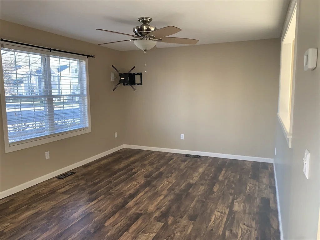 9 Omaha St, Fall River