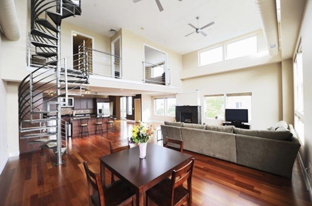 10 Ocean Ave, Revere Beach