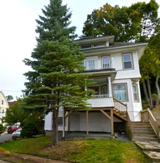 14 Breck Ave, Oak Square