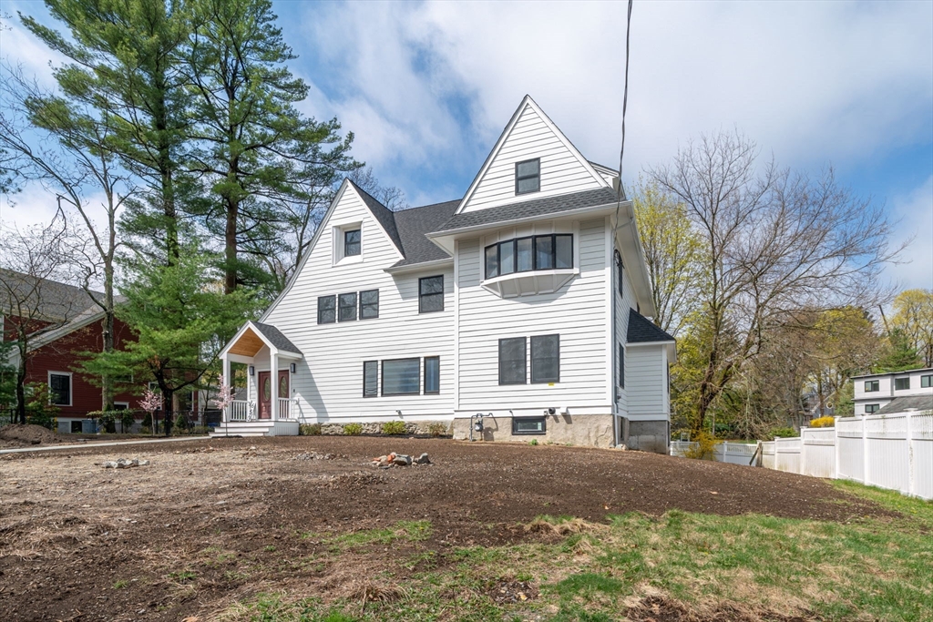 653 Chestnut St, Newton