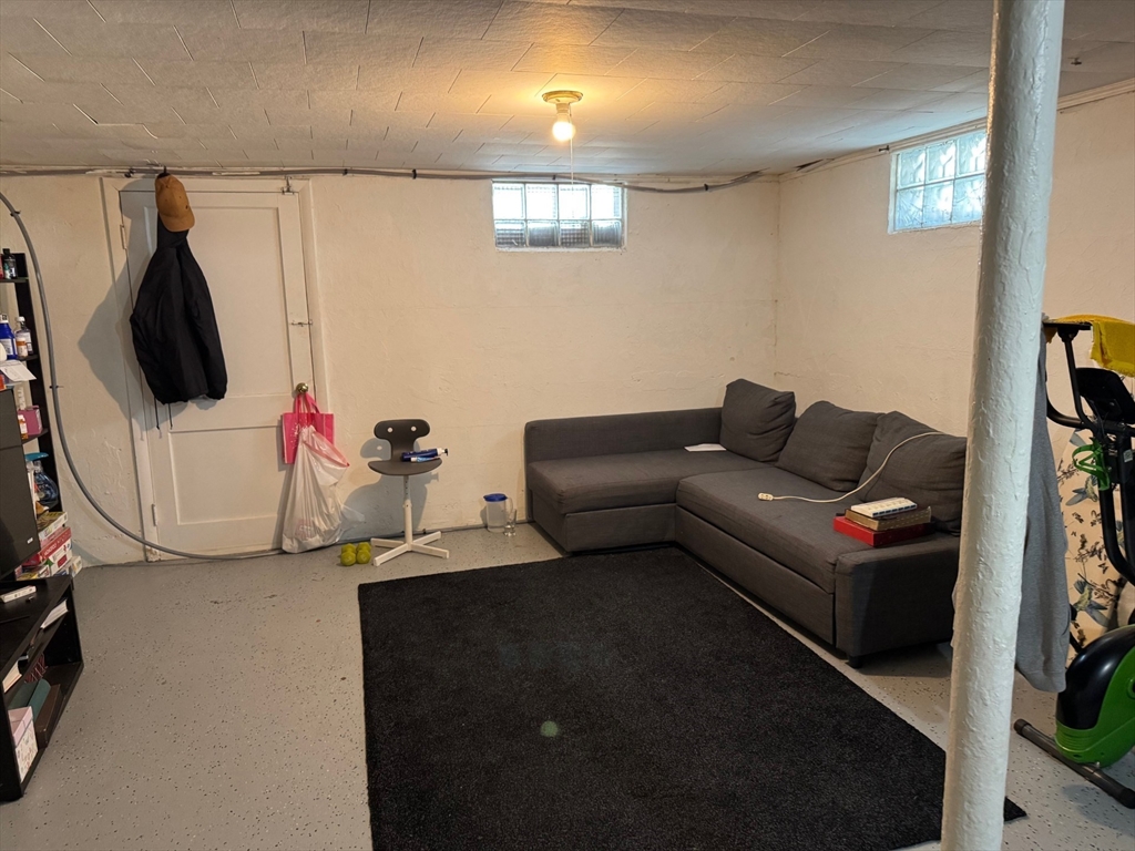 87 Starr St, Leominster