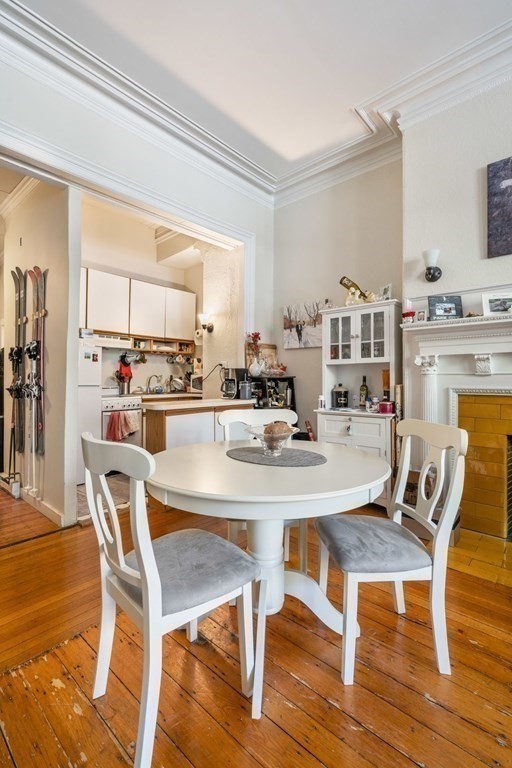 296 Marlborough St, Back Bay