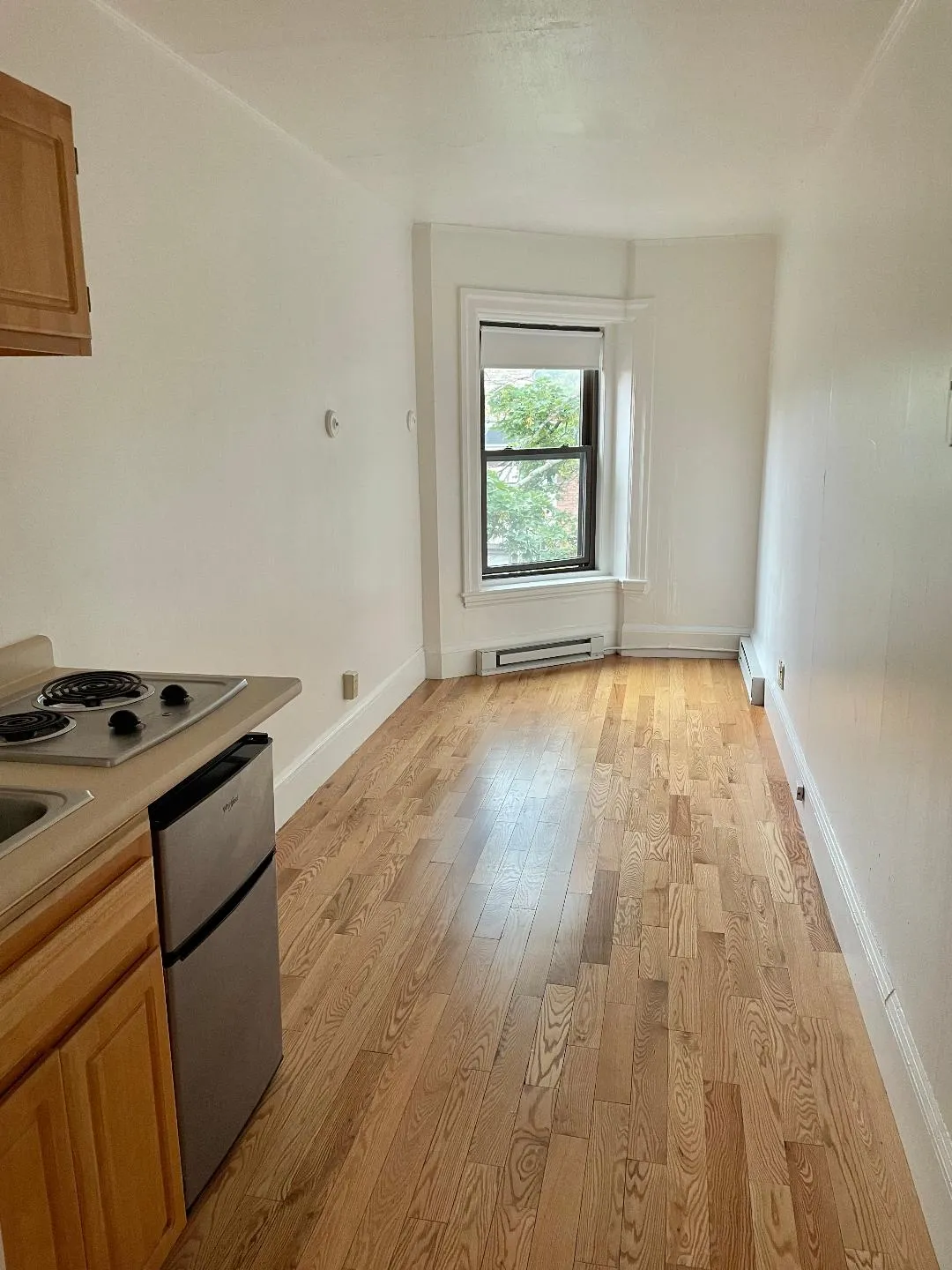 1061 Beacon St, Longwood