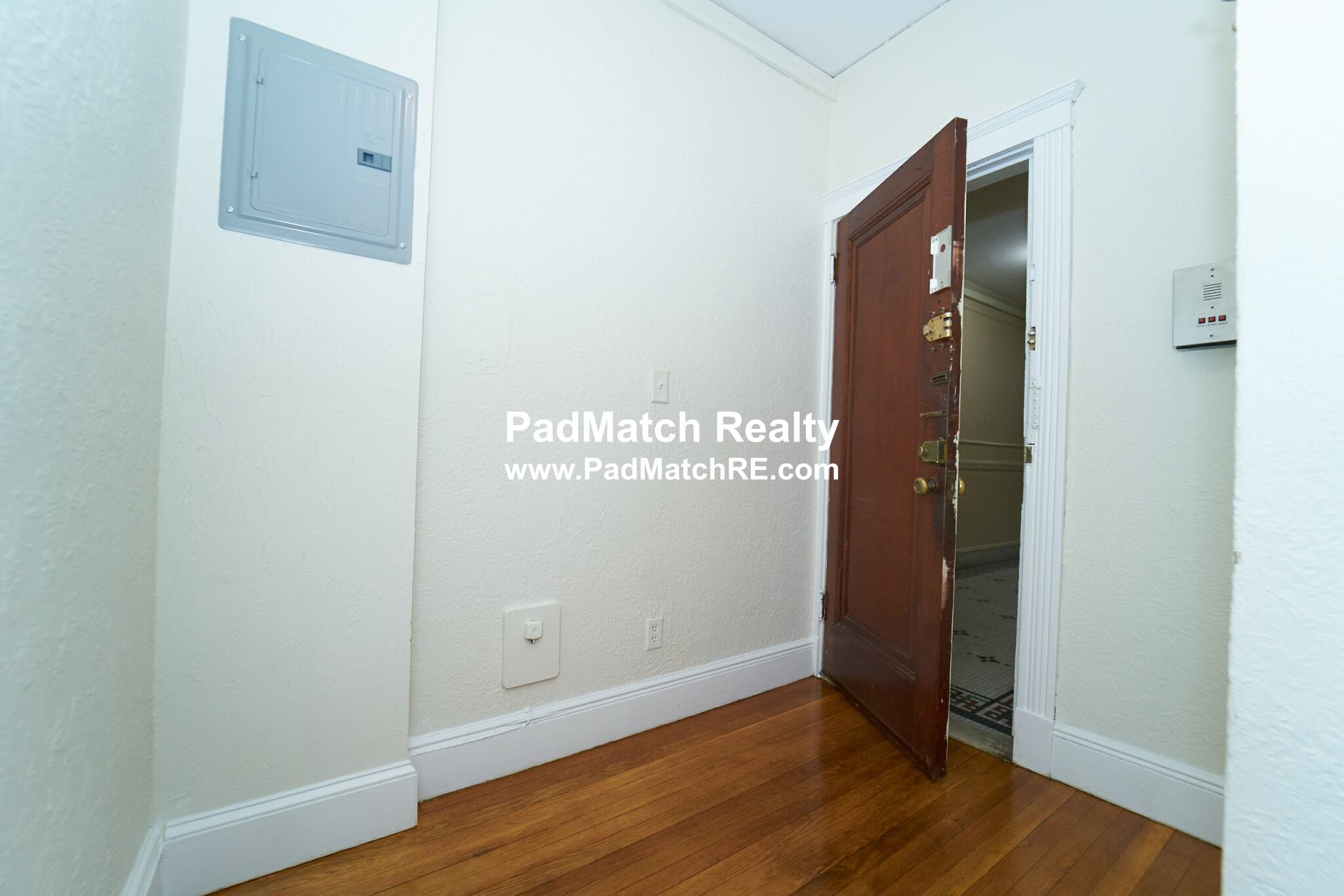 1800 Commonwealth Ave, Brighton