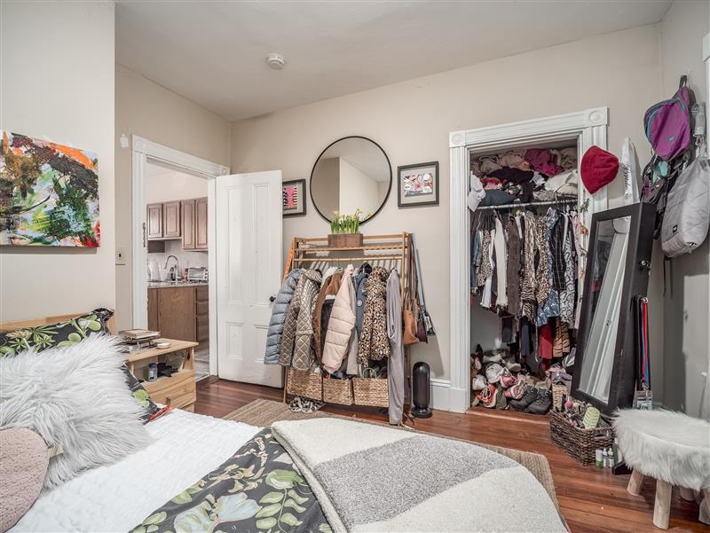 318 Beacon St, Ward Two