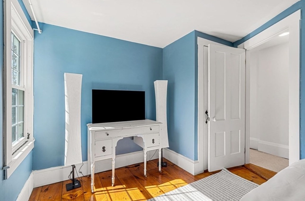 6 Depot St, Westford