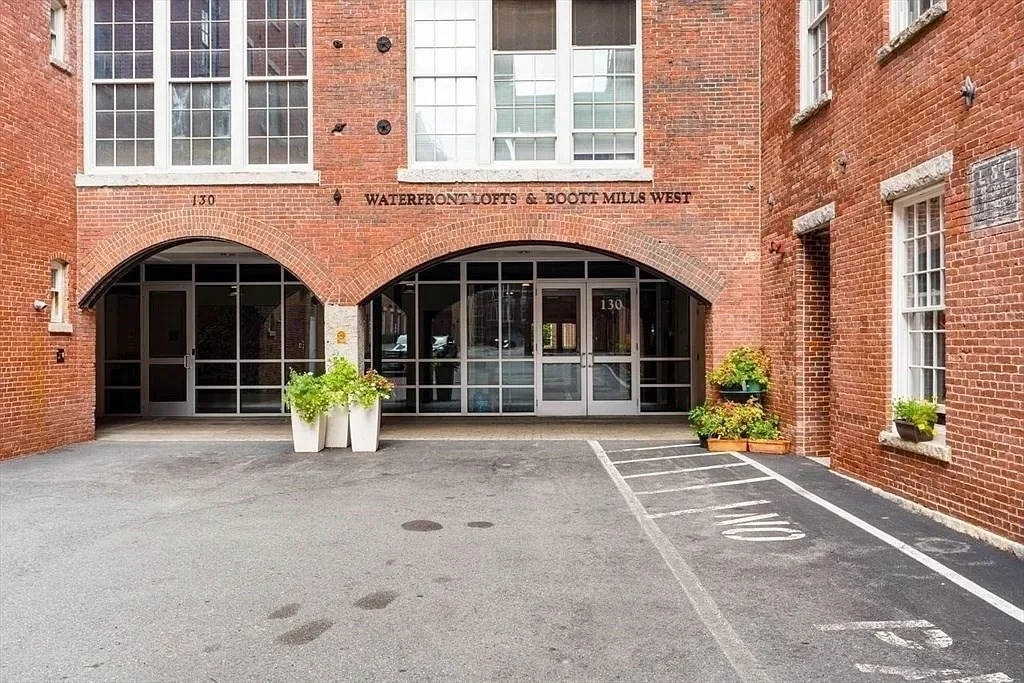 130 John St, Downtown