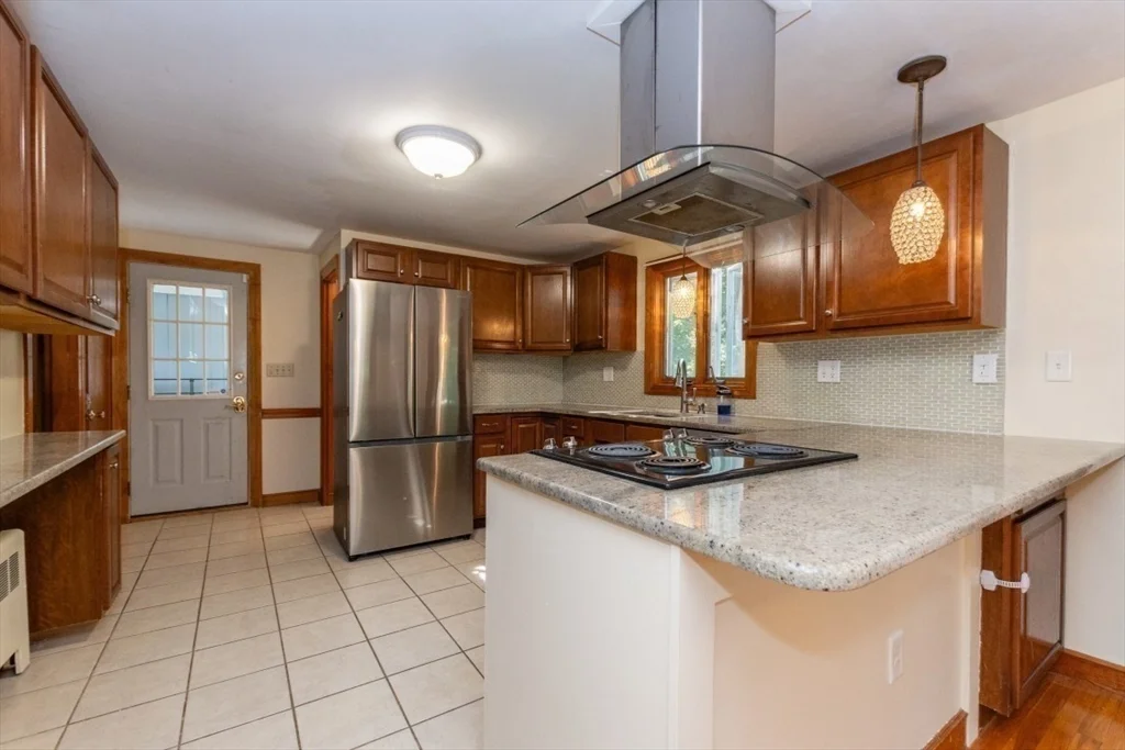 15 Lexington St, Burlington