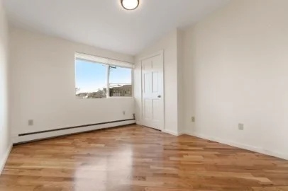 585 Shirley St, Winthrop