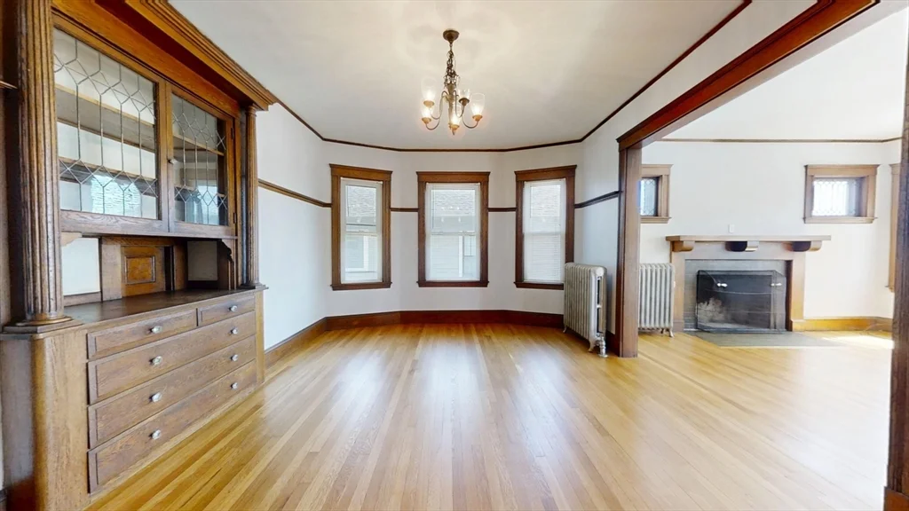 39 Commonwealth Rd, East Watertown