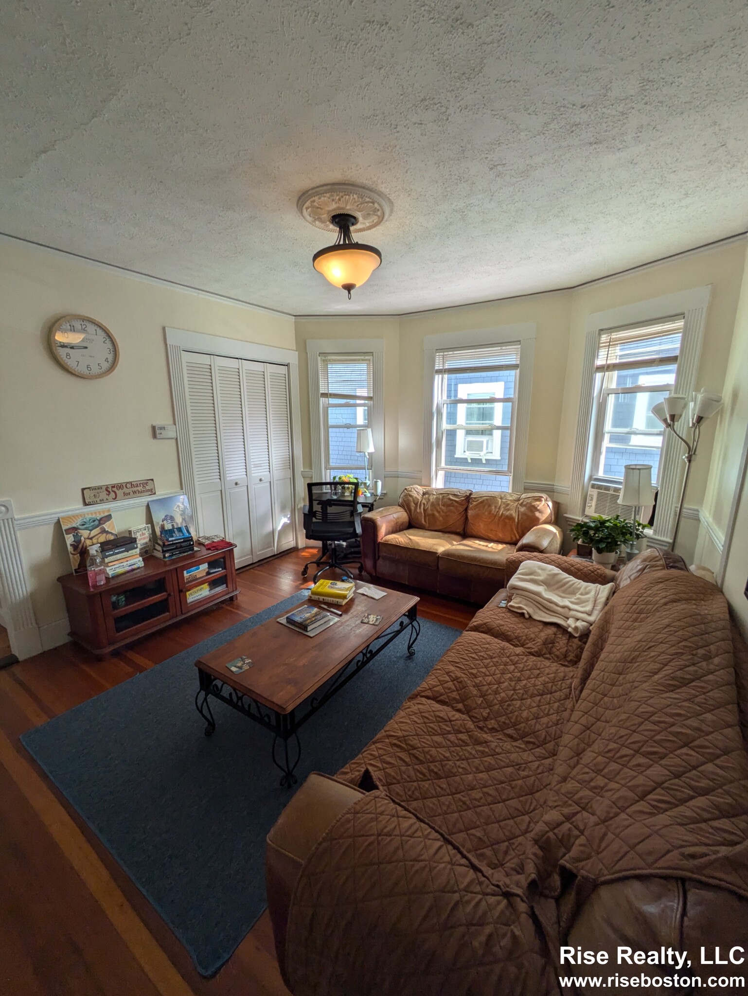 51 Montfern Ave, Oak Square