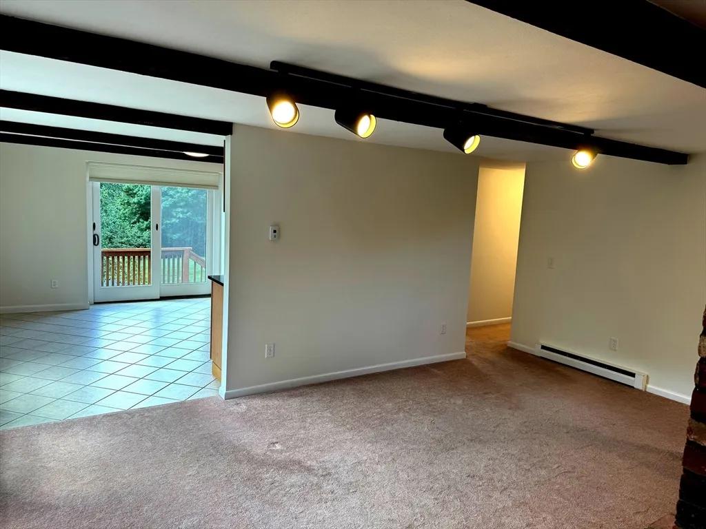 7 Briny Way, Long Beach