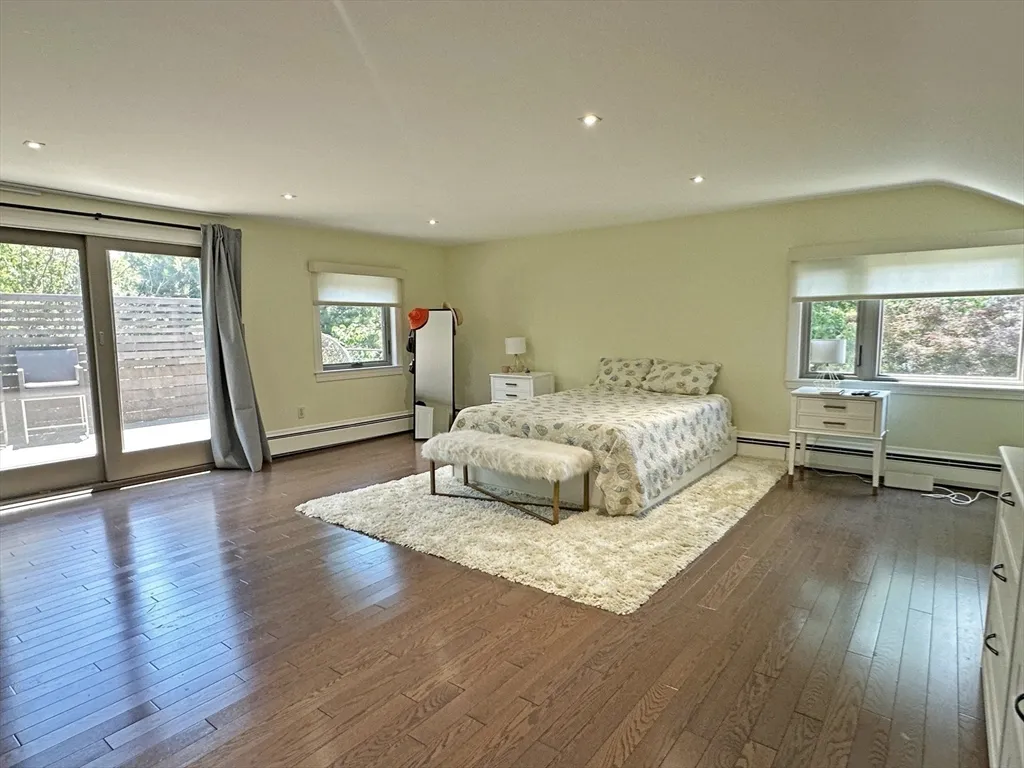 6 Brownson Ter, Jamaica Plain