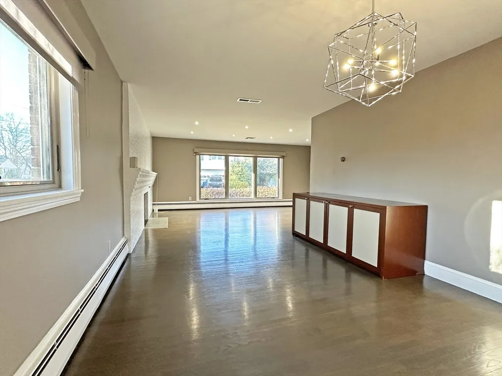 6 Brownson Ter, Jamaica Plain