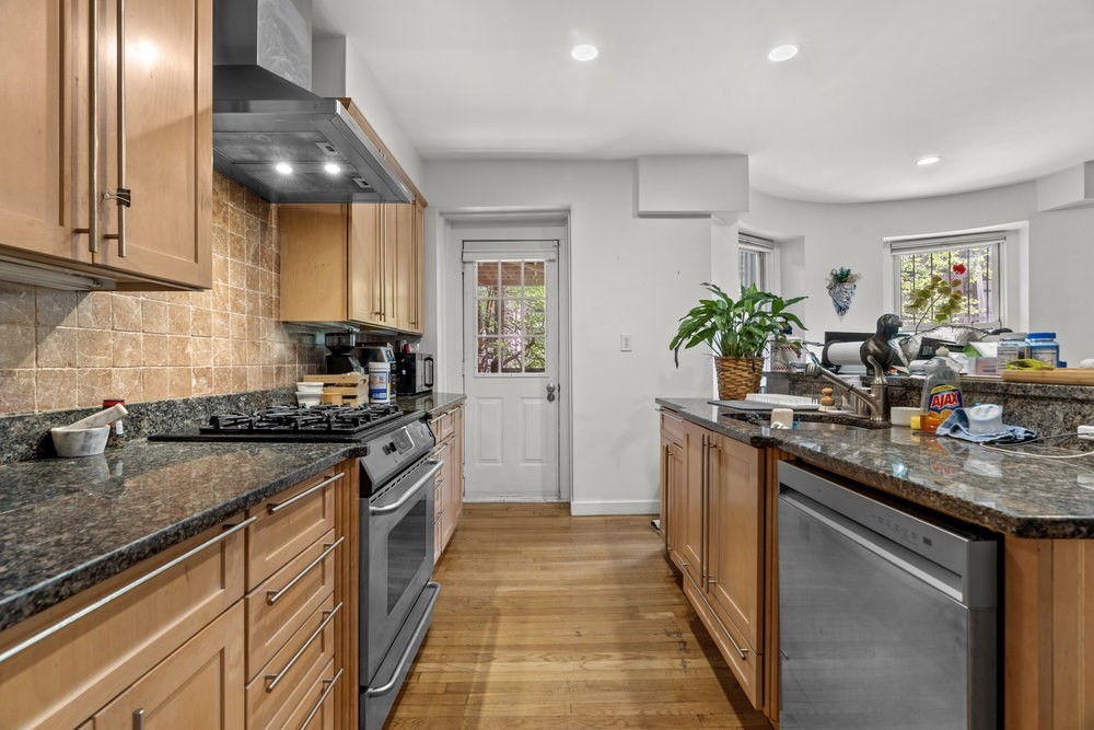 25 Greenwich Park, South End