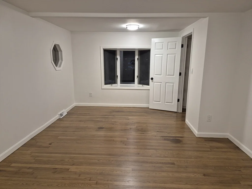 5 Lakeview Ave, Peabody