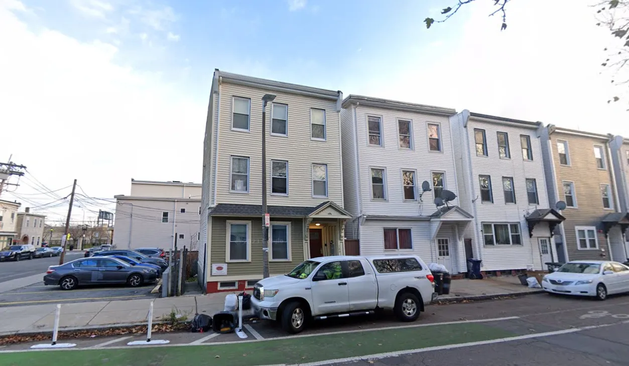 289 Chelsea St, East Boston