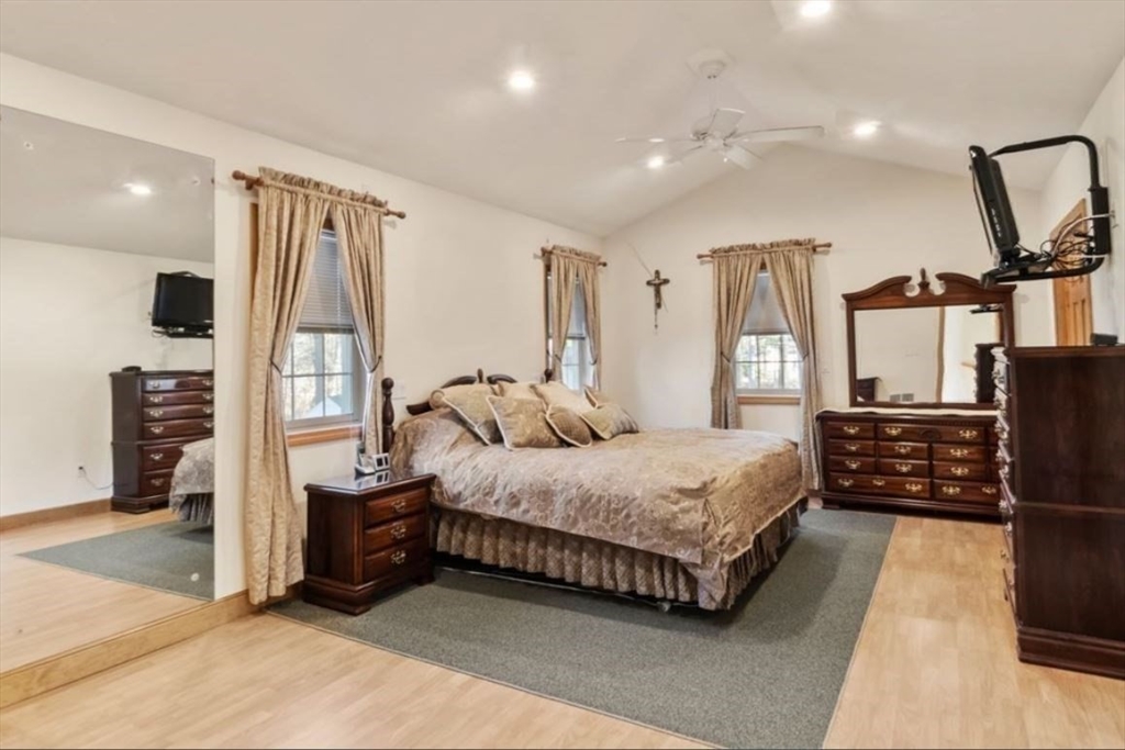 186 Ridge, Millis