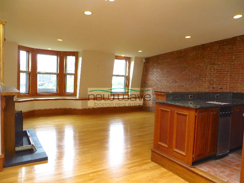 17 Holyoke St, South End