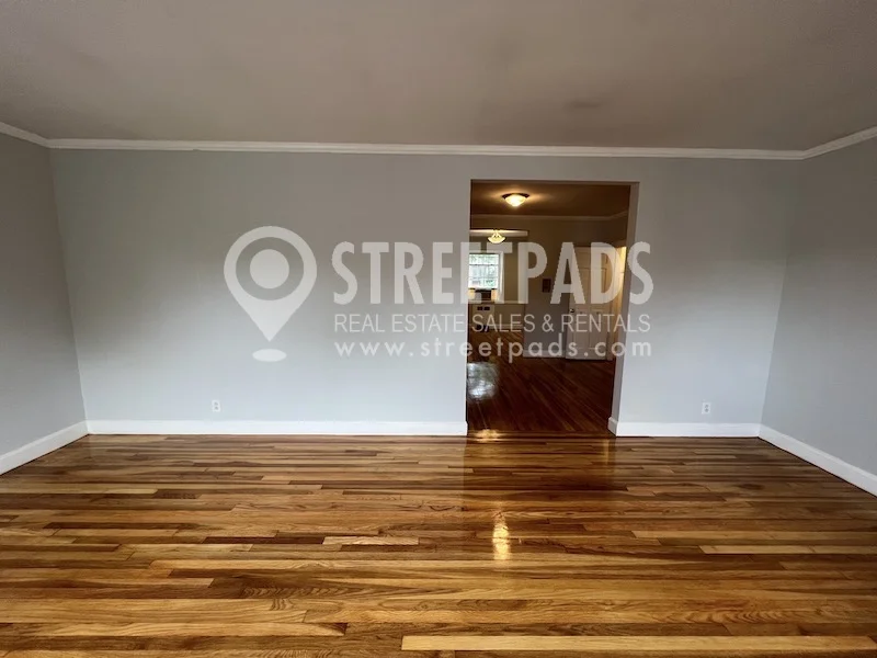 1153 Beacon St, Longwood