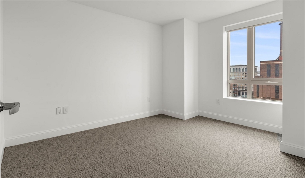 99 Kneeland St, Chinatown