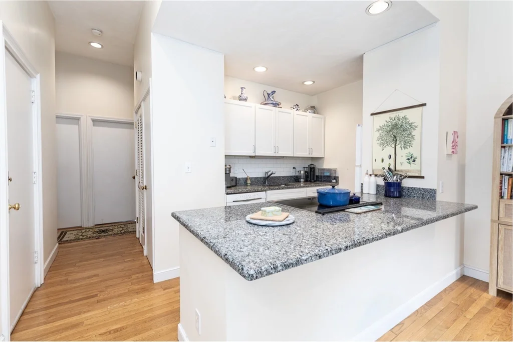 214 W Canton St, South End