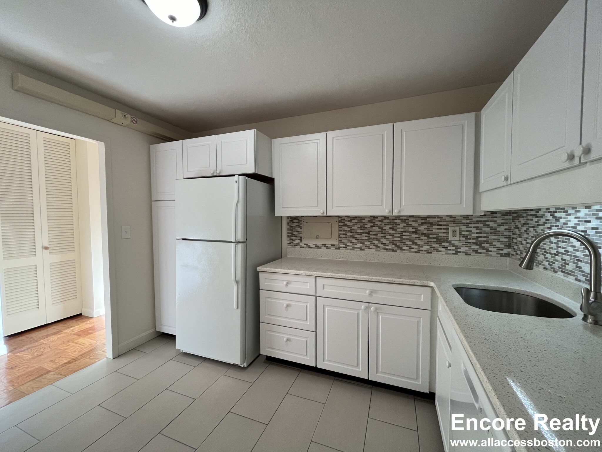 101 Monmouth St, Longwood