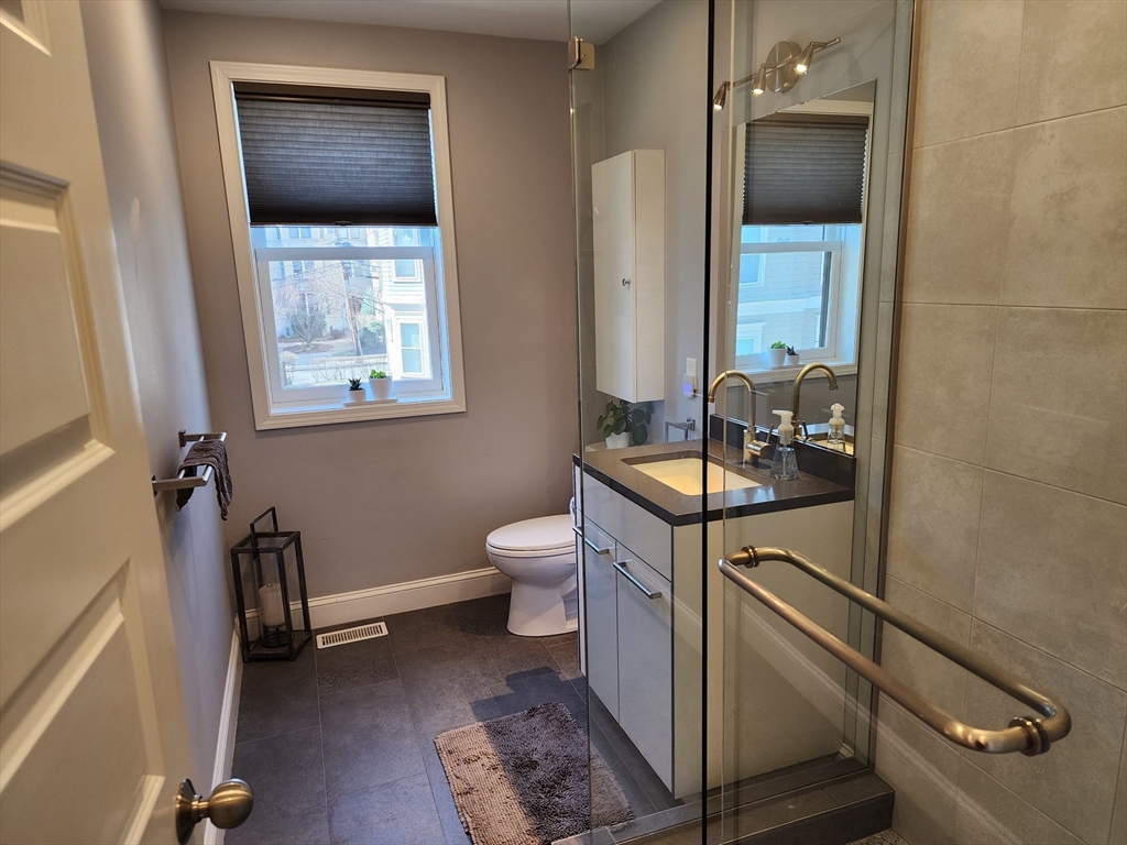 157 Salisbury Rd, Chestnut Hill