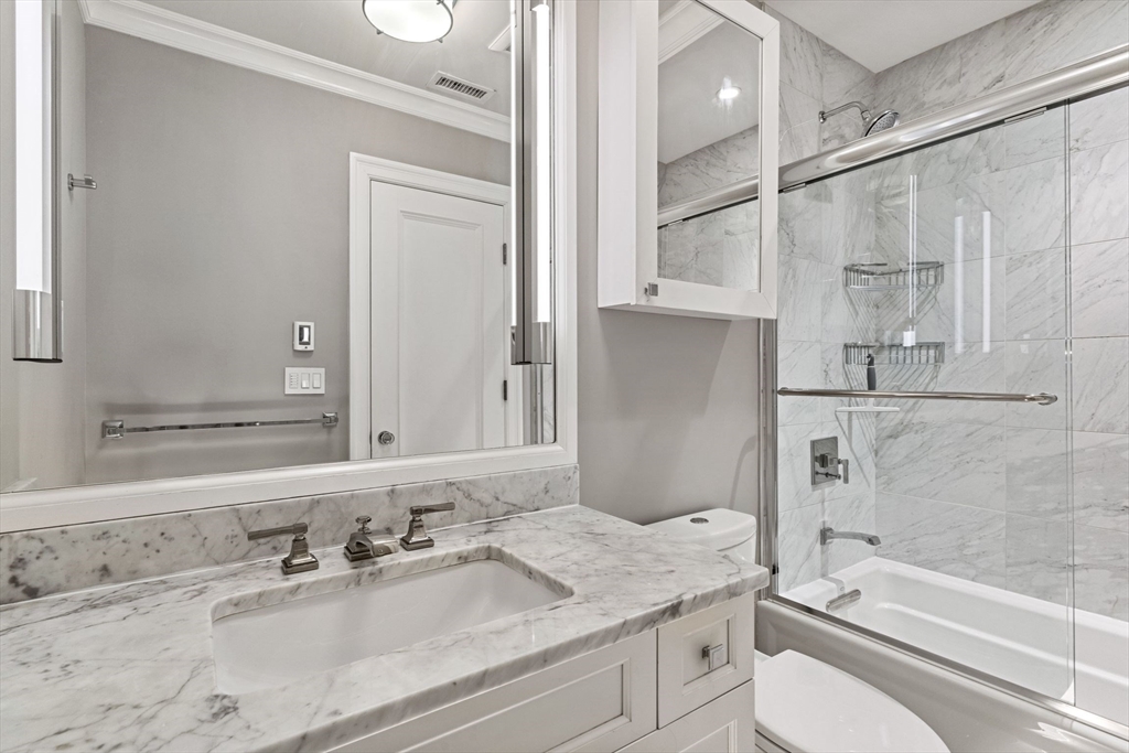 275 Marlborough St, Back Bay