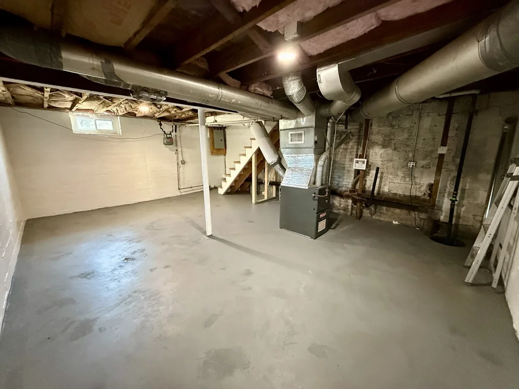 487 Mill St, Worcester