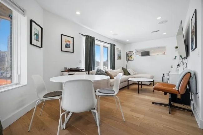 946 Saratoga St, East Boston