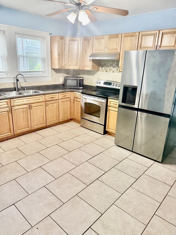 79 Weeler Ave, Brockton