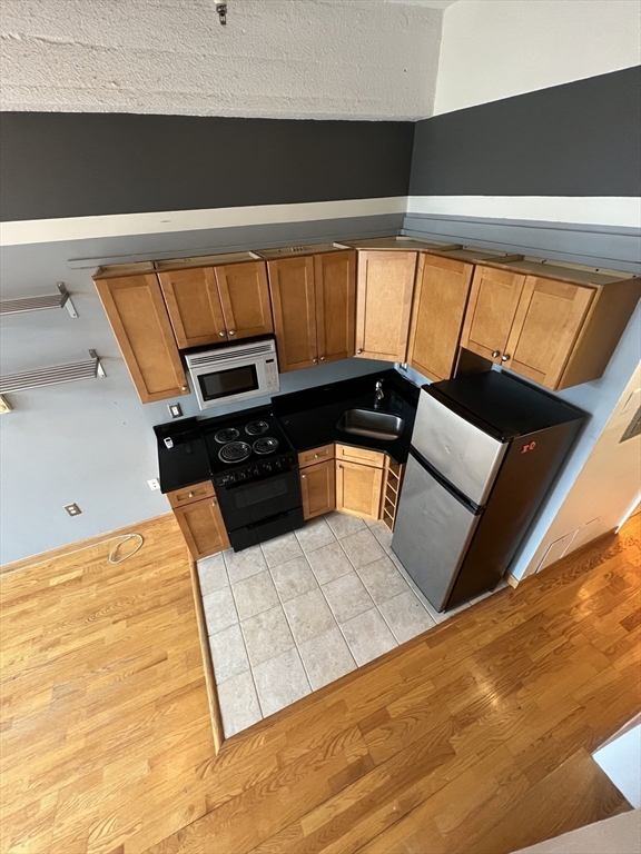 12 Stoneholm St, Fenway