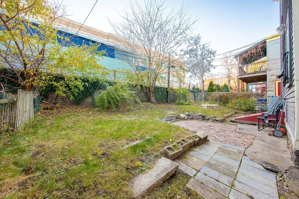 34 Delle Ave, Mission Hill