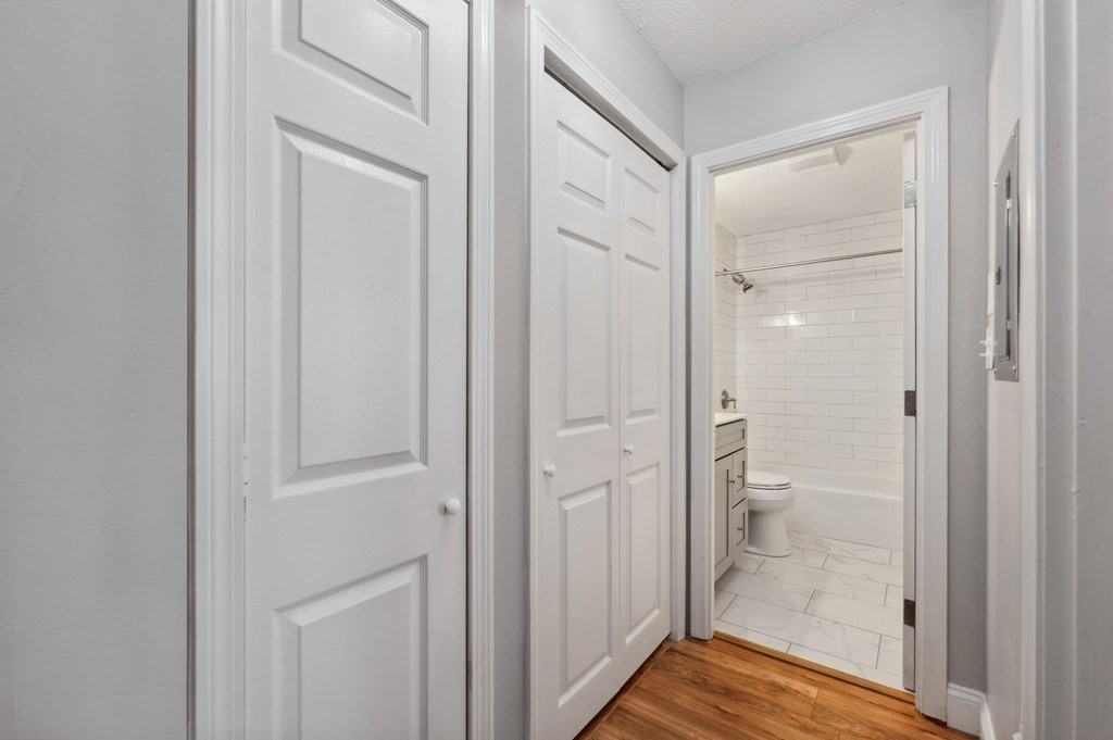 7 Greenbriar Dr, North Reading