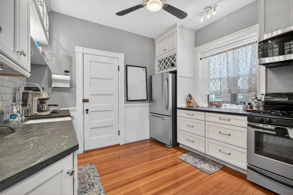 17 Park Vale, Coolidge Corner