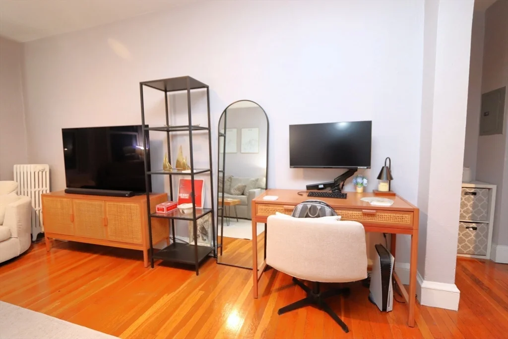 1662 Commonwealth Ave, Brighton