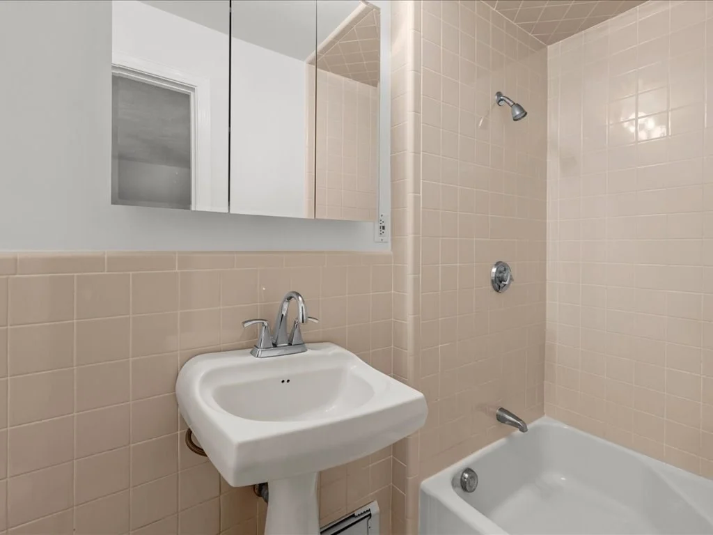 15 Woodridge Rd, Dover