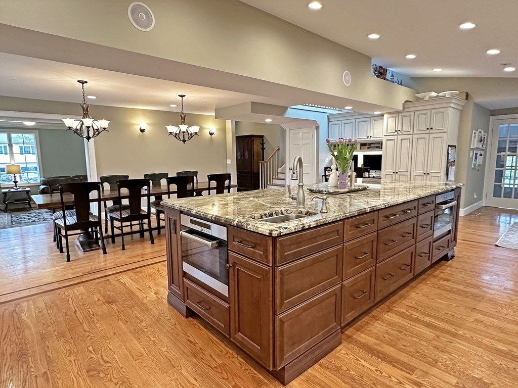 9 Lantern Rd, Belmont