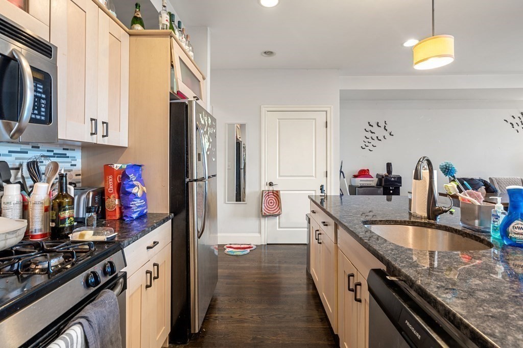 2 bed, 1.5 bath apartment for rent at 1435 Tremont St Unit 3, Mission Hill — photo 3 of 9