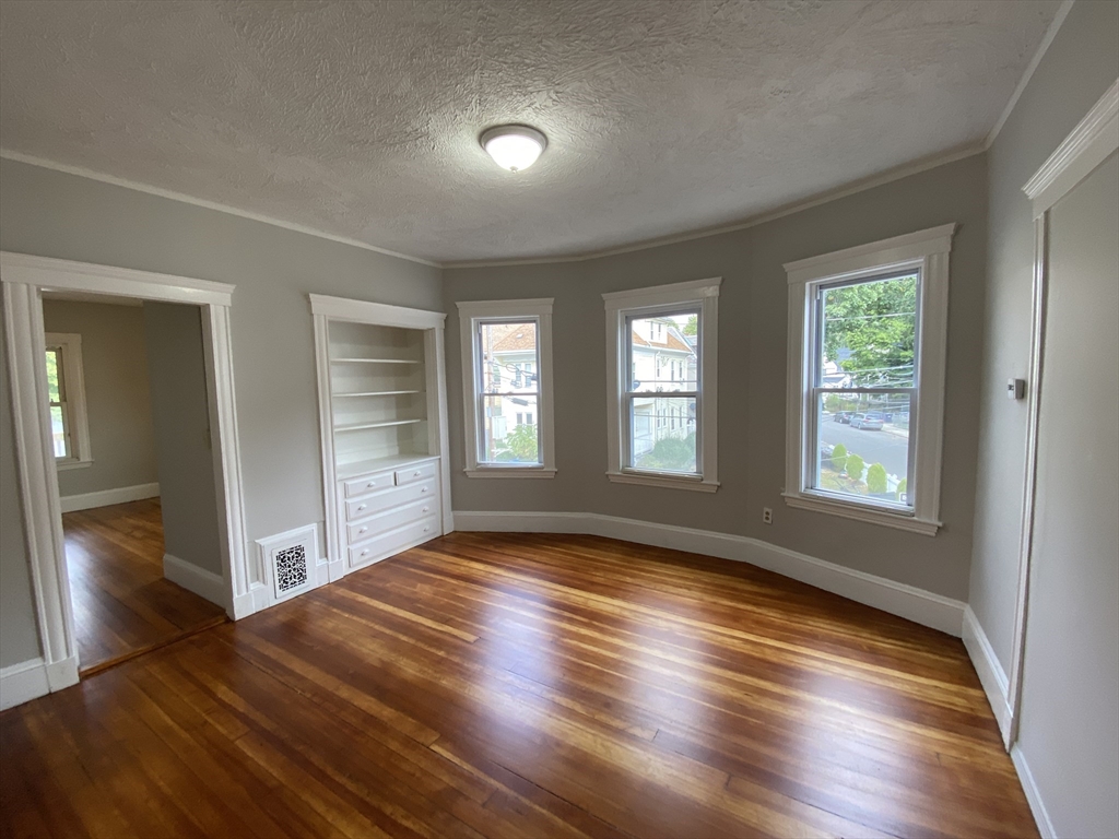 3 bed, 1 bath apartment for rent at 101 Capen St Unit 2, Dorchester — photo 4 of 6