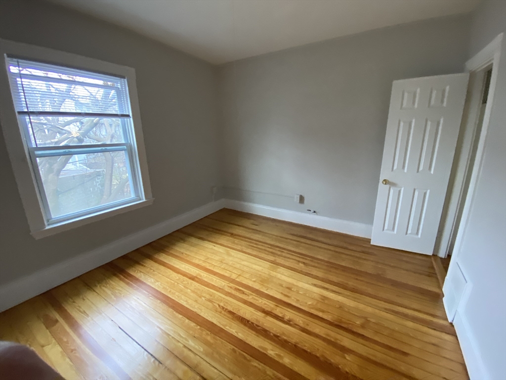 4 bed, 1 bath apartment for rent at 79 Topliff St Unit 2, Dorchester — photo 9 of 9