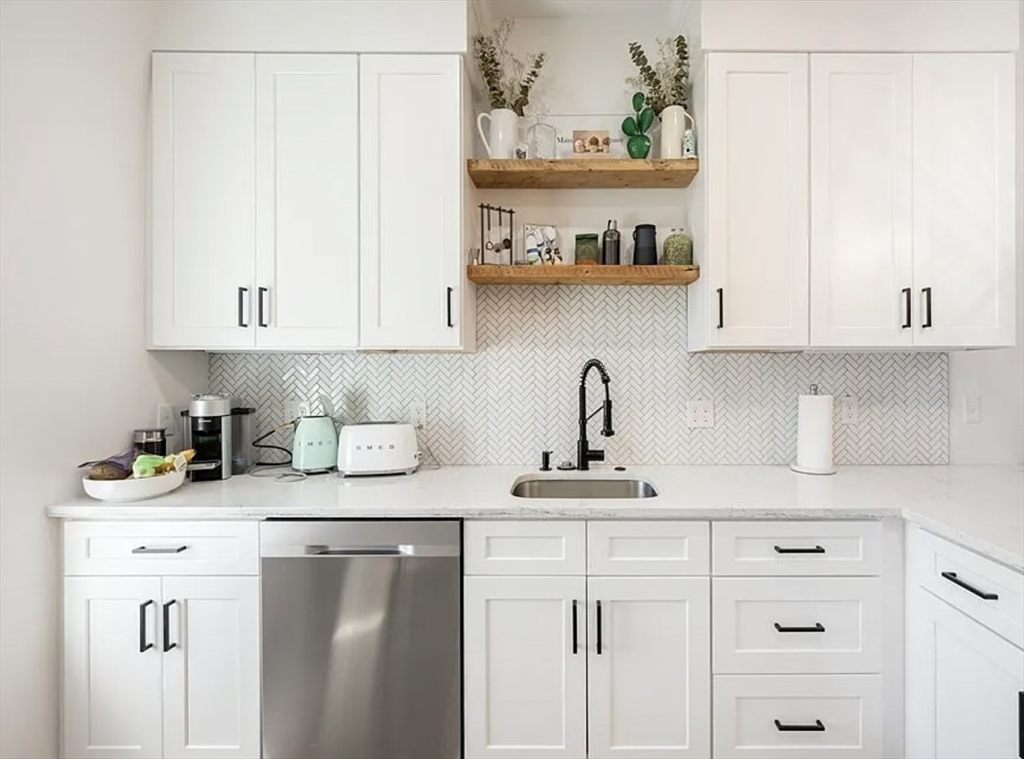 8 Viking, South Boston