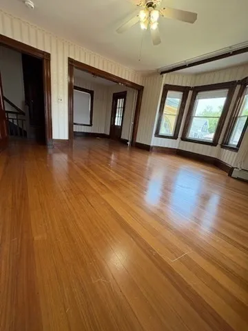 664 Washington St, Oak Square