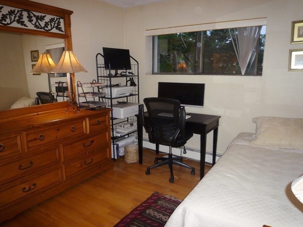 1643 Cambridge St, Mid-Cambridge